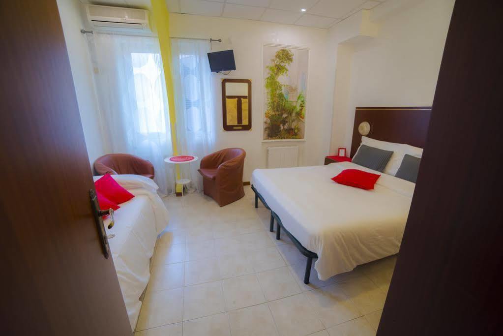 Galleria Frascati Rooms And Apartment Exterior foto