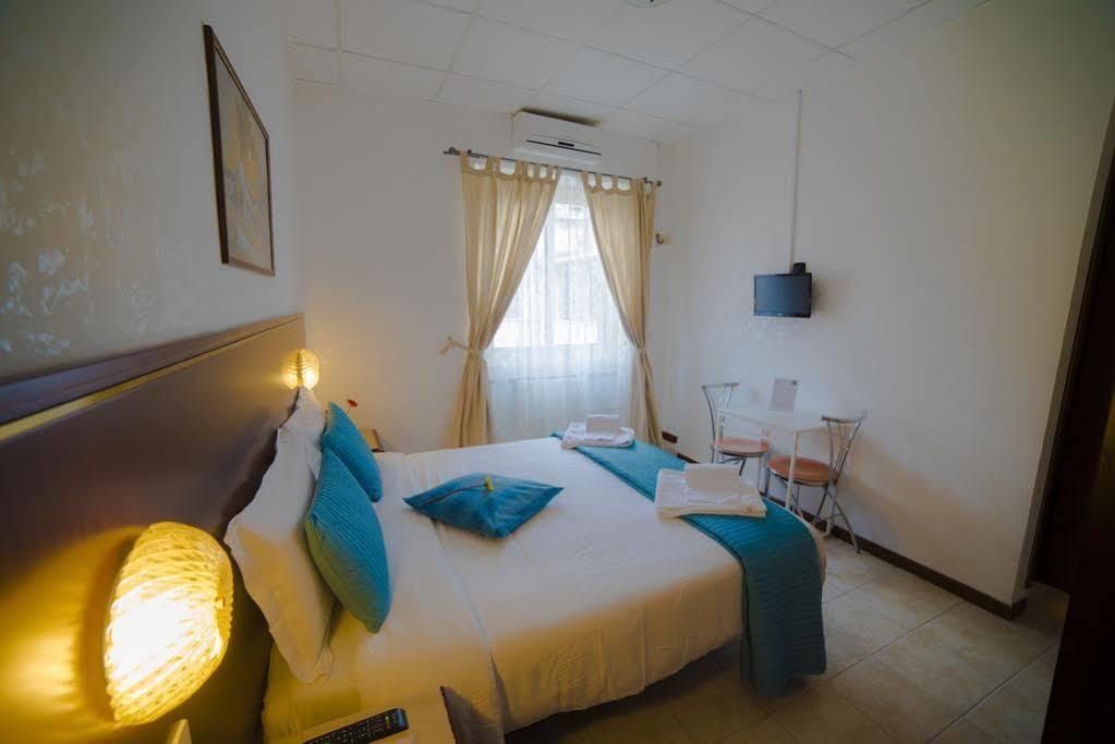Galleria Frascati Rooms And Apartment Exterior foto