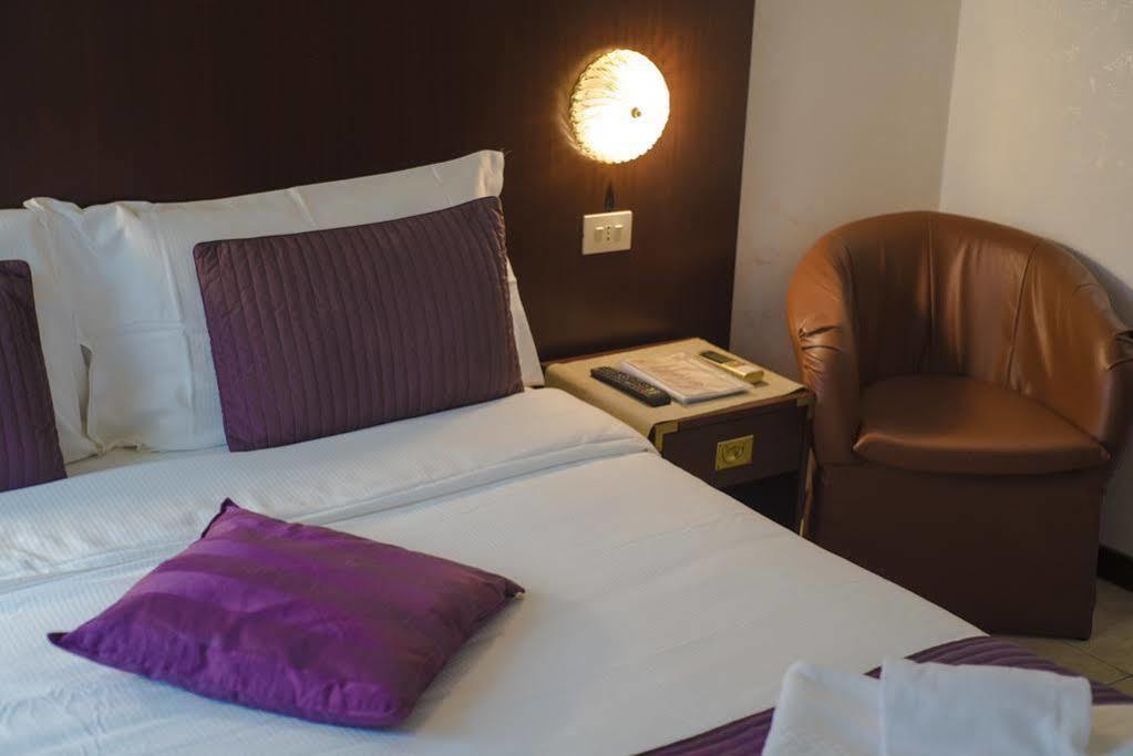 Galleria Frascati Rooms And Apartment Exterior foto